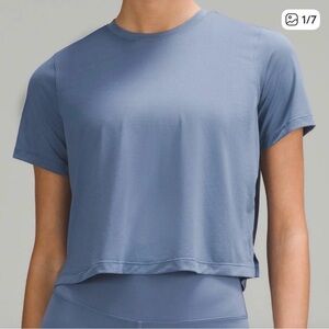 Lululemon Women's ultralight Blue Short Sleeve Top